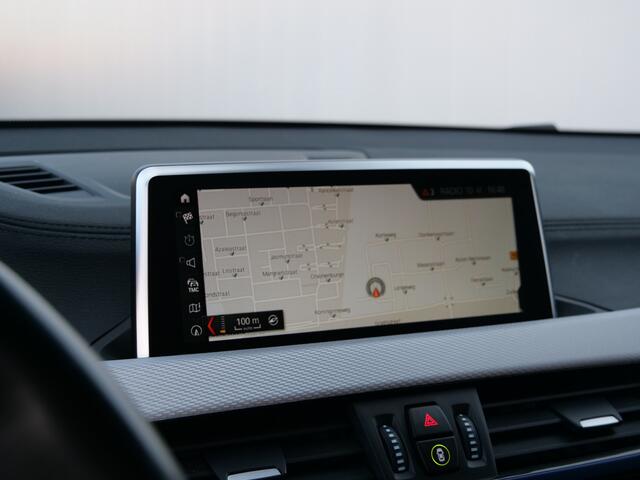 BMW X2 sDrive18i High Executive M-Sport 19 Inch / LED / Trekhaak / Stoelverwarming