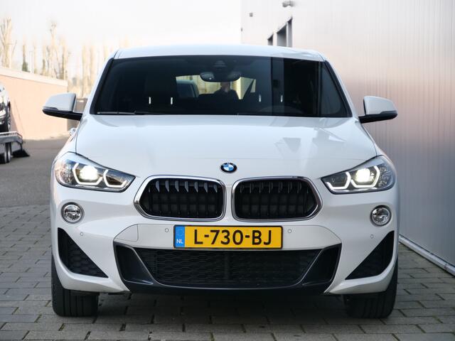 BMW X2 sDrive18i High Executive M-Sport 19 Inch / LED / Trekhaak / Stoelverwarming