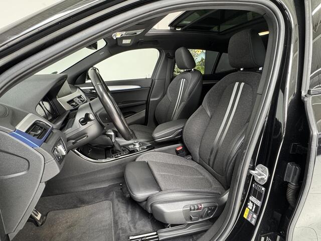 BMW X2 xDrive25e M-sport | Stoelverwarming | Panoramadak | Achteruitrijcamera | Navigatie | Sport | M-sport |