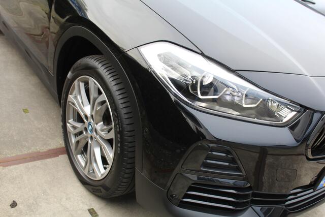 BMW X2 sDrive18i High Executive Navi Clima Led Stoelvw 18inch Pdc