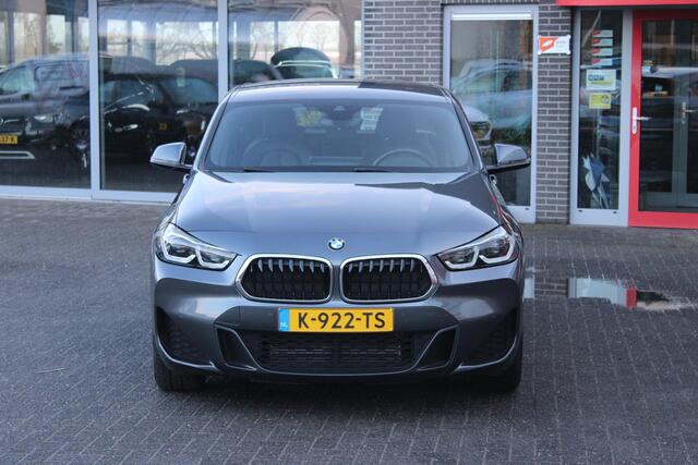 BMW X2 sDrive20i High Executive M-Sport HarmanKardon/NL Auto!!