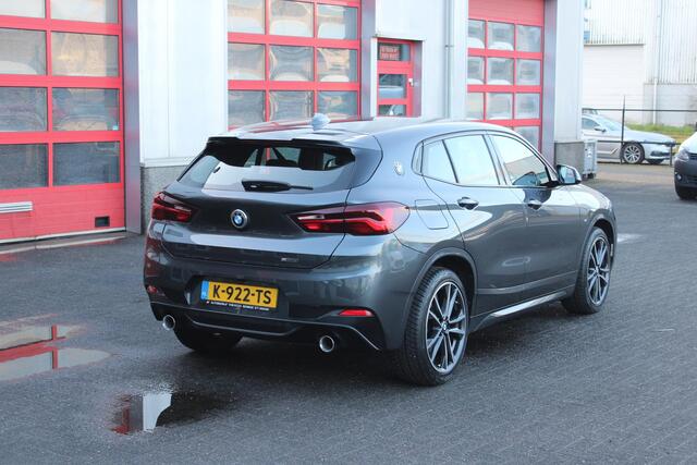 BMW X2 sDrive20i High Executive M-Sport HarmanKardon/NL Auto!!