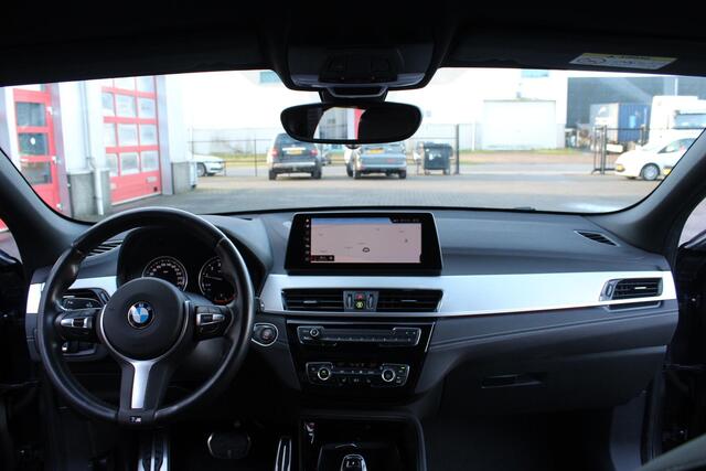 BMW X2 sDrive20i High Executive M-Sport HarmanKardon/NL Auto!!