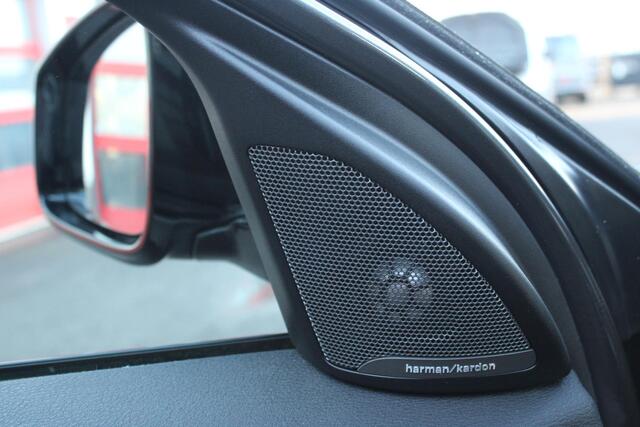 BMW X2 sDrive20i High Executive M-Sport HarmanKardon/NL Auto!!