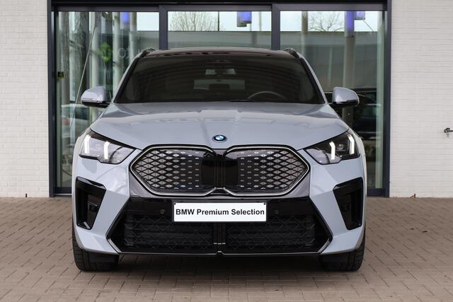BMW X2 iX2 eDrive20 67 kWh | M Sport Pro | Glazen Panorama Dak | Harman Kardon | Driving Assistant Professional