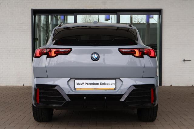 BMW X2 iX2 eDrive20 67 kWh | M Sport Pro | Glazen Panorama Dak | Harman Kardon | Driving Assistant Professional