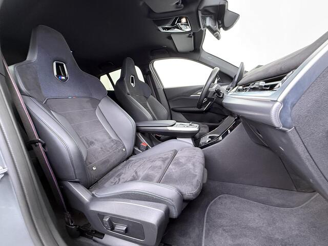 BMW X2 iX2 xDrive30 67 kWh M-Sport | Trekhaak | 360 Camera | HUD | Harman Kardon | 100% SOH