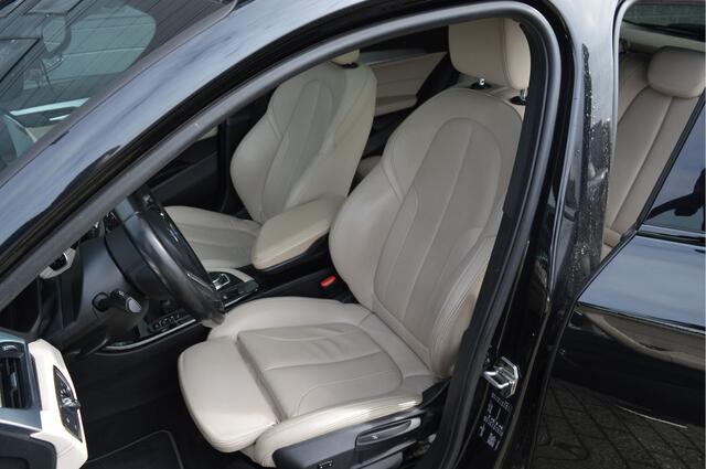 BMW X2 sDrive20i High Executive | M-PAKKET | PANO | HUD | TREKHAAK |