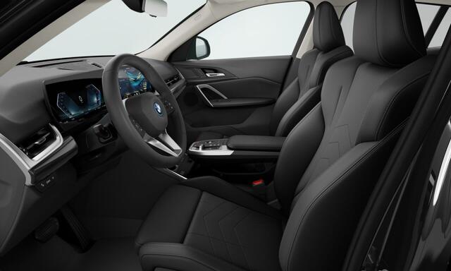 BMW X2 iX2 eDrive20 | Pure Edition | 18'' | Comf. Acc. | Stoelverw. | Camera | Getint glas | Sportstoel.