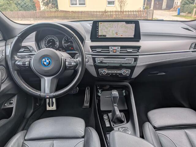 BMW X2 xDrive25e M-SPORT ** FROZEN GREY, LEDER, PANORAMA, H&K SOUND, VERW. ST, 19-inch LMV ** 1e EIG - UNFALLFREI ** ** INFORMEER OOK NAAR ONZE AANTREKKELIJKE FINANCIAL-LEASE TARIEVEN **