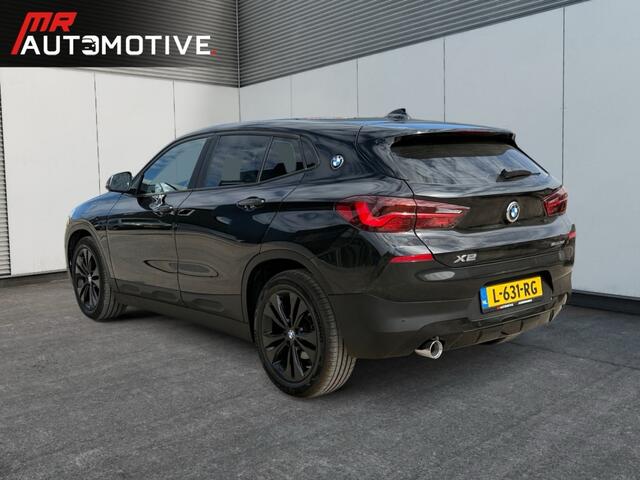 BMW X2 sDrive 18i Executive - Stoelverwarming, Trekhaak, PDC, Navi