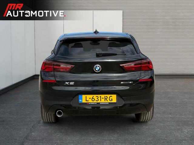 BMW X2 sDrive 18i Executive - Stoelverwarming, Trekhaak, PDC, Navi
