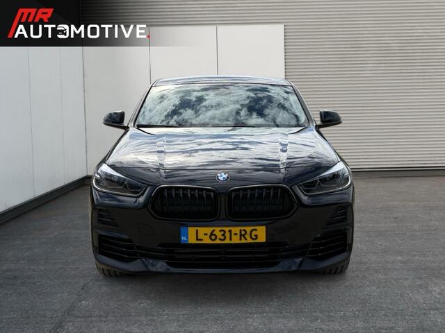 BMW X2 sDrive 18i Executive - Stoelverwarming, Trekhaak, PDC, Navi