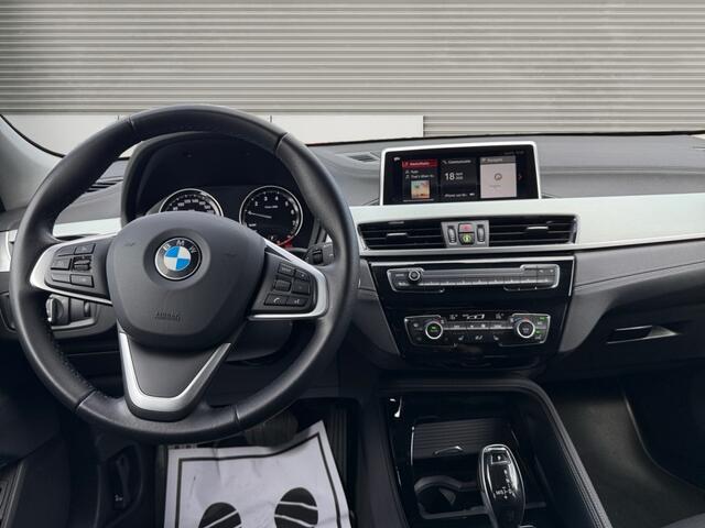 BMW X2 sDrive 18i Executive - Stoelverwarming, Trekhaak, PDC, Navi