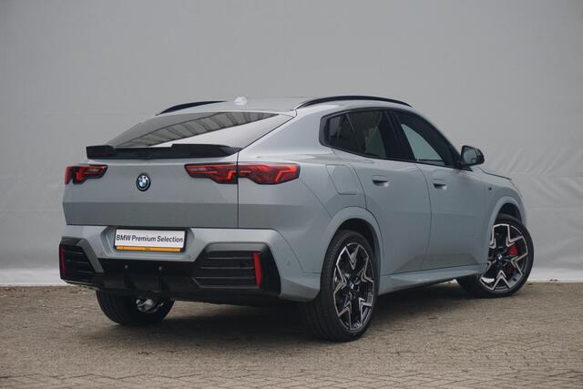 BMW X2 iX2 eDrive20 | M Sportpakket Pro | Trekhaak | Schuif-kanteldak | Harman Kardon | Head-up | Elektrische verstelbare Stoelen | Rondomzicht Camera's | Driving Assistant Professional
