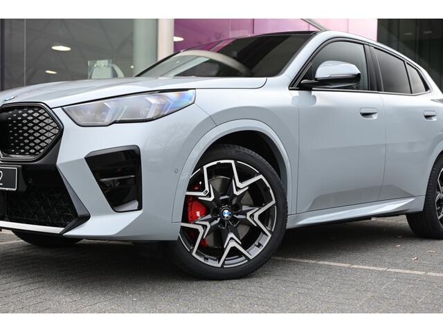 BMW X2 iX2 eDrive20 M Sport / Panoramadak / Trekhaak / M Sportstoelen / Head-Up / Adaptieve LED / Parking Assistant Plus / M Adaptief onderstel