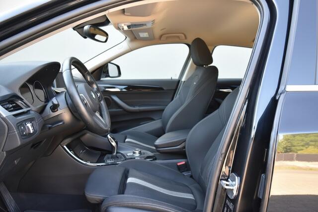 BMW X2 sDrive18i | SPORT STOELEN | 18"LMV | TREKHAAK
