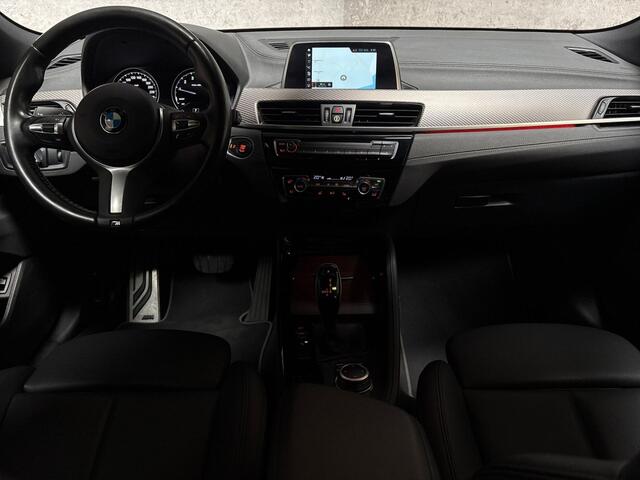 BMW X2 1.8i sDrive M Sport 140Pk Automaat (NAVIGATIE, M PAKKET, BLACK PACK, LEDER, STOELVERWARMING, SPORTSTOELEN, GETINT GLAS, SFEERVERLICHTING, PARKEERSENSOREN, NIEUWSTAAT)