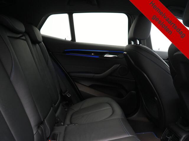 BMW X2 sDrive18i M Sport 140pk Dealer O.H. | Camera | Lederen Sportstoelen Verwarmd | Led Koplampen | Sfeerverlichting | Standkachel | Navigatie | DAB | 19''L.M. |