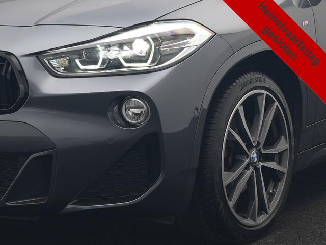 BMW X2 sDrive18i M Sport 140pk Dealer O.H. | Camera | Lederen Sportstoelen Verwarmd | Led Koplampen | Sfeerverlichting | Standkachel | Navigatie | DAB | 19''L.M. |