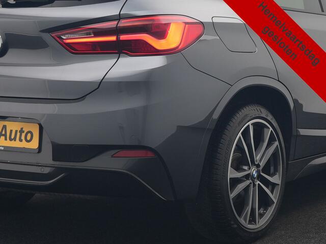 BMW X2 sDrive18i M Sport 140pk Dealer O.H. | Camera | Lederen Sportstoelen Verwarmd | Led Koplampen | Sfeerverlichting | Standkachel | Navigatie | DAB | 19''L.M. |