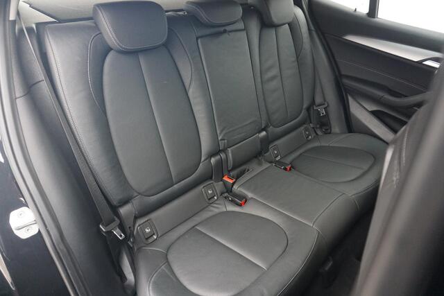 BMW X2 sDrive20i High Executive | Trekhaak | Elektrische stoelen | Stoel & Stuurwielverwarming | 19 Inch