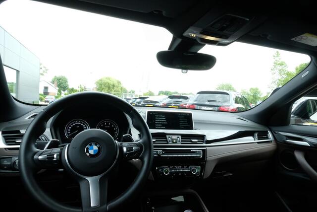 BMW X2 sDrive20i High Executive 190 PK | Panorama dak | Stoelverwarming | Vol lederen bekleding | CarPlay| Elektrische klep | LED verlichting | Lichtmetalen velgen | Achteruitrijcamera |