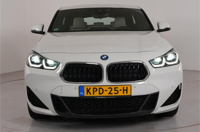 BMW X2 xDrive25e High Executive | M-Sport | Trekhaak | Head-up | Cruise adaptief | Camera | Stl. verw. |