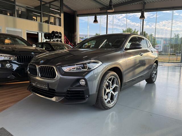 BMW X2 sDrive20i High Executive Pano 18" camera