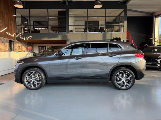 BMW X2 sDrive20i High Executive Pano 18" camera