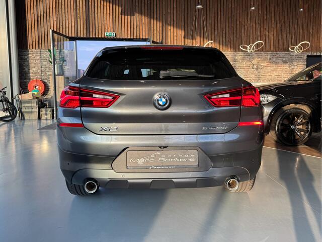 BMW X2 sDrive20i High Executive Pano 18" camera