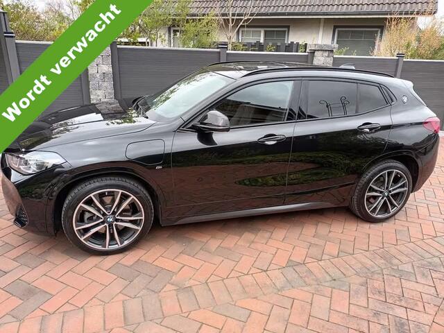 BMW X2 xDrive25e High Executive M Sport Panoramadak Leder 19 Inch Harman-Kardon ACC Elek Stoelverstelling Head-Up Display