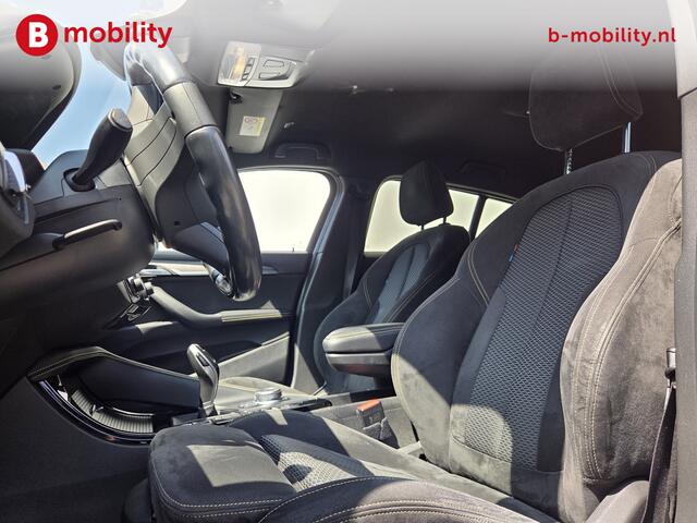 BMW X2 sDrive18i High Executive M-Sport X Achteruitrijcamera Head-Up | Elektrische Stoelen | HIFI | Stoelverwarming | DAB