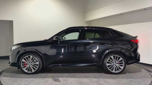 BMW X2 iX2 eDrive20 67 kWh M Sport Edition | Panoramadak | Leder | Premiumpakket | ACC | LED adaptief | M Sport Pro
