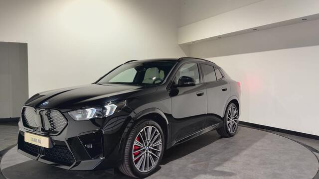 BMW X2 iX2 eDrive20 67 kWh M Sport Edition | Panoramadak | Leder | Premiumpakket | ACC | LED adaptief | M Sport Pro