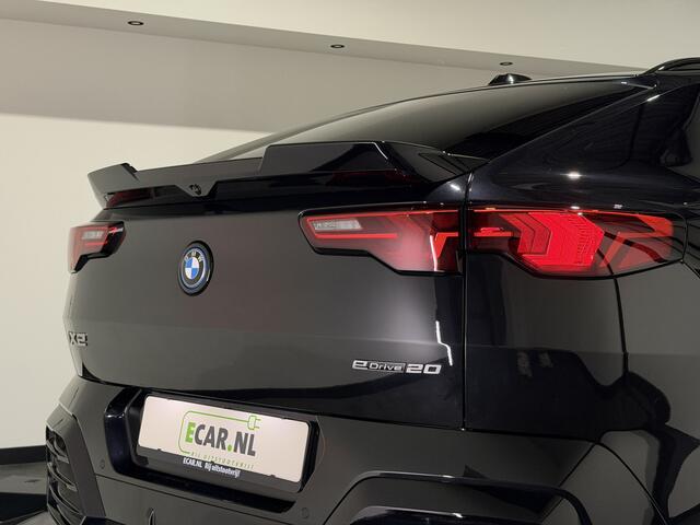 BMW X2 iX2 eDrive20 67 kWh M Sport Edition | Panoramadak | Leder | Premiumpakket | ACC | LED adaptief | M Sport Pro