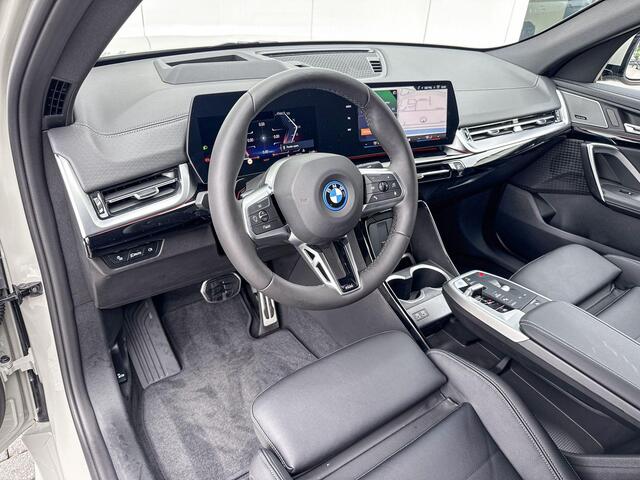 BMW X2 iX2 eDrive20 | 67 kWh | M Sport | Comfort Pack | Innovation Pack | Trekhaak |