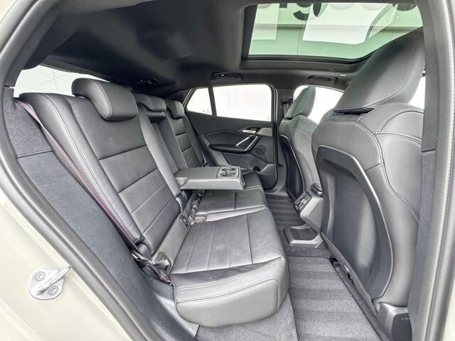 BMW X2 iX2 eDrive20 | 67 kWh | M Sport | Comfort Pack | Innovation Pack | Trekhaak |