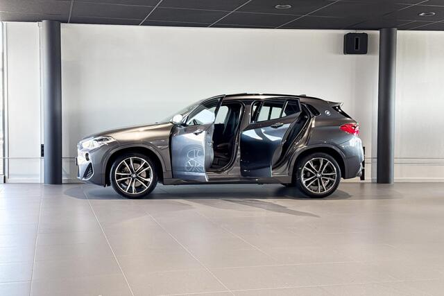 BMW X2 sDrive20i High Executive Edition | M Sport | Glazen Panoramadak | Stoelverwarming | Achteruitrijcamera | Trekhaak |