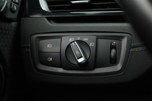 BMW X2 sDrive20i | Navi | Stoelverw. | Elek. Achterklep | Afn. Trekhaak | All Seasons