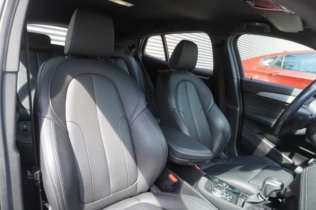 BMW X2 xDrive25e High Executive | M Sportpakket | Stuurwielrand verwarmd | BMW Head-Up Display | HiFi System | Achteruitrijcamera |