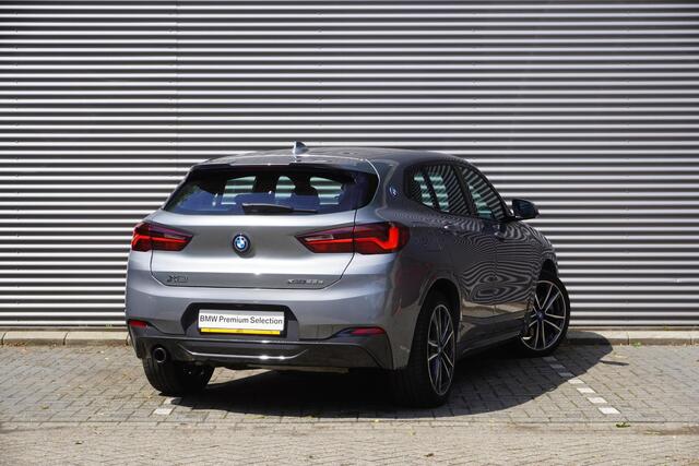 BMW X2 xDrive25e High Executive | M Sportpakket | Stuurwielrand verwarmd | BMW Head-Up Display | HiFi System | Achteruitrijcamera |