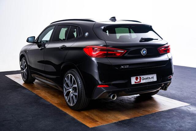 BMW X2 sDrive20i High Executive M Sport - Trekhaak - Panoramadak - Head up - Cruise Control - Driving/Parking Assistant - Comfort Access - Elektrisch inklapbare buitenspiegels - Elektrisch verstelbare lendensteunen -