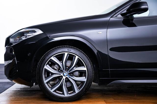 BMW X2 sDrive20i High Executive M Sport - Trekhaak - Panoramadak - Head up - Cruise Control - Driving/Parking Assistant - Comfort Access - Elektrisch inklapbare buitenspiegels - Elektrisch verstelbare lendensteunen -