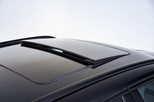BMW X2 sDrive20i High Executive M Sport - Trekhaak - Panoramadak - Head up - Cruise Control - Driving/Parking Assistant - Comfort Access - Elektrisch inklapbare buitenspiegels - Elektrisch verstelbare lendensteunen -