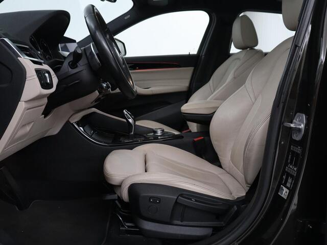 BMW X2 sDrive20i High Executive | Panoramadak | Leder | Stoelverwarming | Cruise control | Head-up | Bluetooth | Sfeerverlichting | Park assist | Elektrische achterklep | Trekhaak
