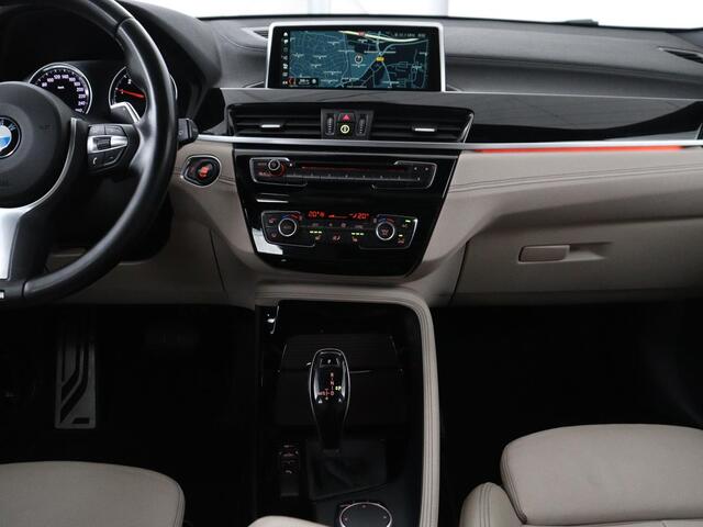 BMW X2 sDrive20i High Executive | Panoramadak | Leder | Stoelverwarming | Cruise control | Head-up | Bluetooth | Sfeerverlichting | Park assist | Elektrische achterklep | Trekhaak