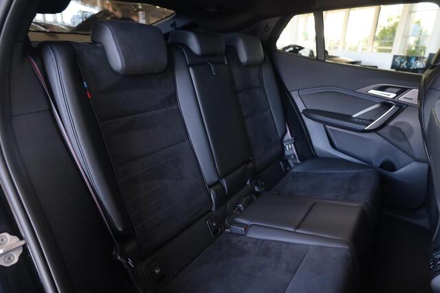 BMW X2 iX2 eDrive20 | M Sport Pro | Panoramadak | Harman/Kardon | Driving Assistant Plus | Trekhaak
