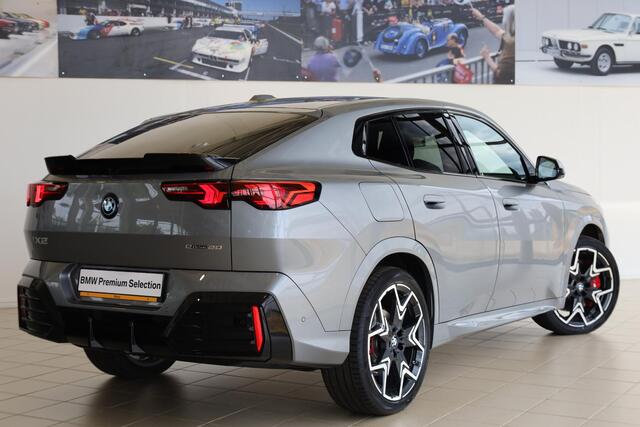 BMW X2 iX2 eDrive20 | M Sport Pro | Panoramadak | Harman/Kardon | Elektr. Verstelbare Stoelen | Driving Assistant Plus | Trekhaak