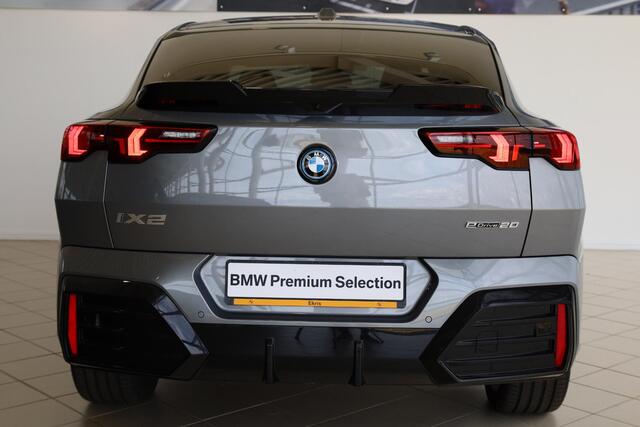 BMW X2 iX2 eDrive20 | M Sport Pro | Panoramadak | Harman/Kardon | Elektr. Verstelbare Stoelen | Driving Assistant Plus | Trekhaak